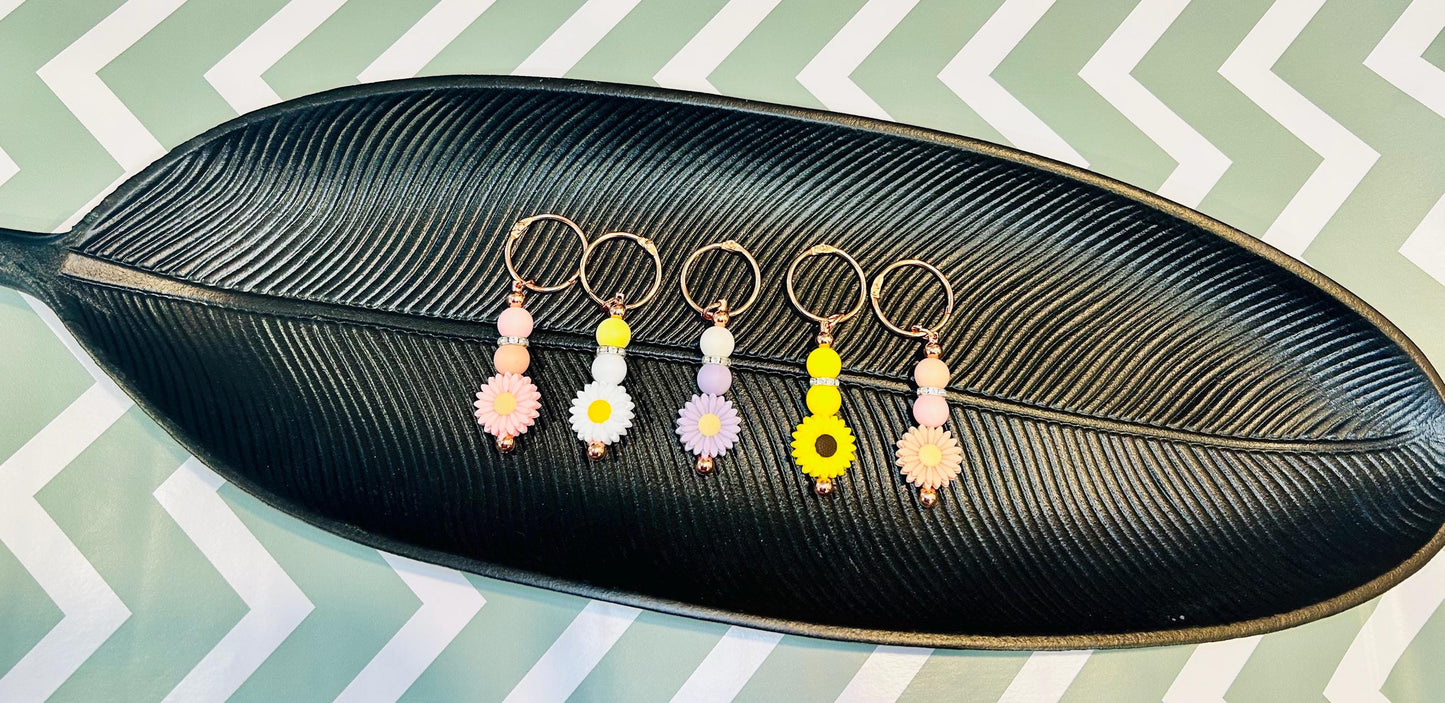 Sunflower beaded keychains, silicone beads, sunflowers, spring, pastel colors, great gifts. flowers.