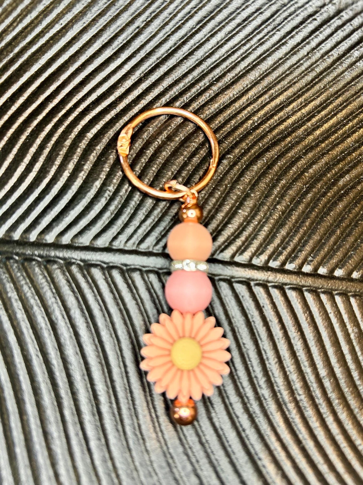 Sunflower beaded keychains, silicone beads, sunflowers, spring, pastel colors, great gifts. flowers.