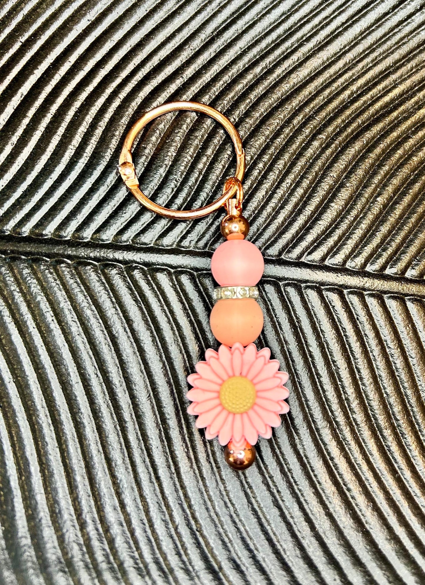 Sunflower beaded keychains, silicone beads, sunflowers, spring, pastel colors, great gifts. flowers.