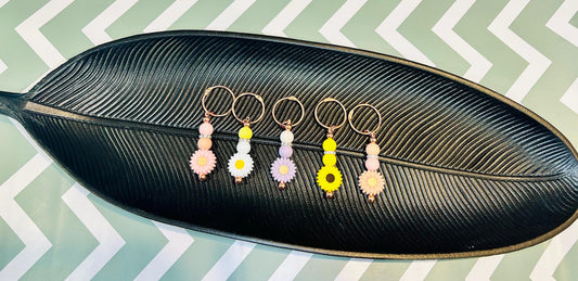 Sunflower beaded keychains, silicone beads, sunflowers, spring, pastel colors, great gifts. flowers.